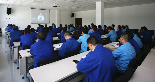 公司開展“用質(zhì)量去競爭”學習培訓班