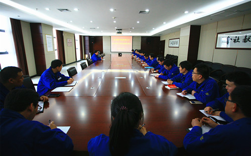 公司紀委對新聘用中層領導干部進行任前廉政考試和談話