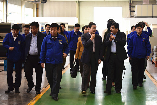 國家工信部領導一行到公司調研工作