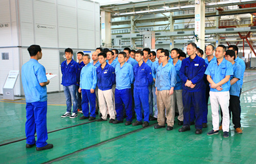 機加一分公司舉辦“省級勞模談感想”主題班會